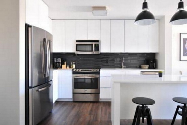 Sleek bedroom cupboards
